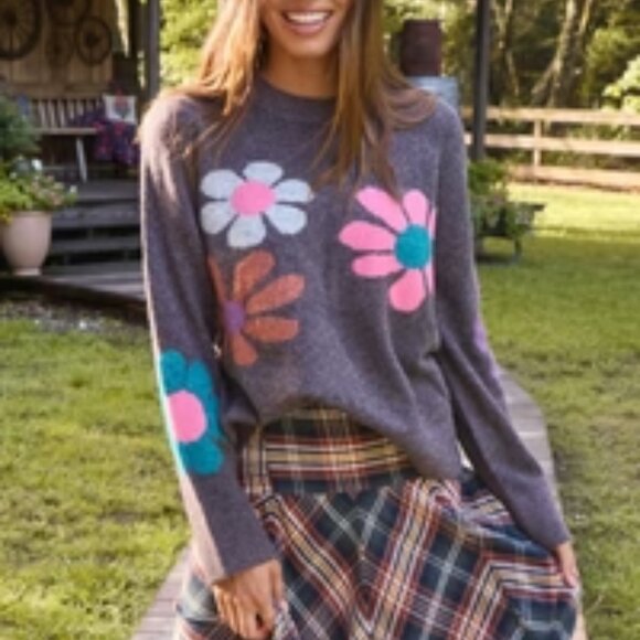 NATURAL LIFE Sweaters - 🆕Natural Life Everyone's Favorite Sweater Washed Black Daisy Size L